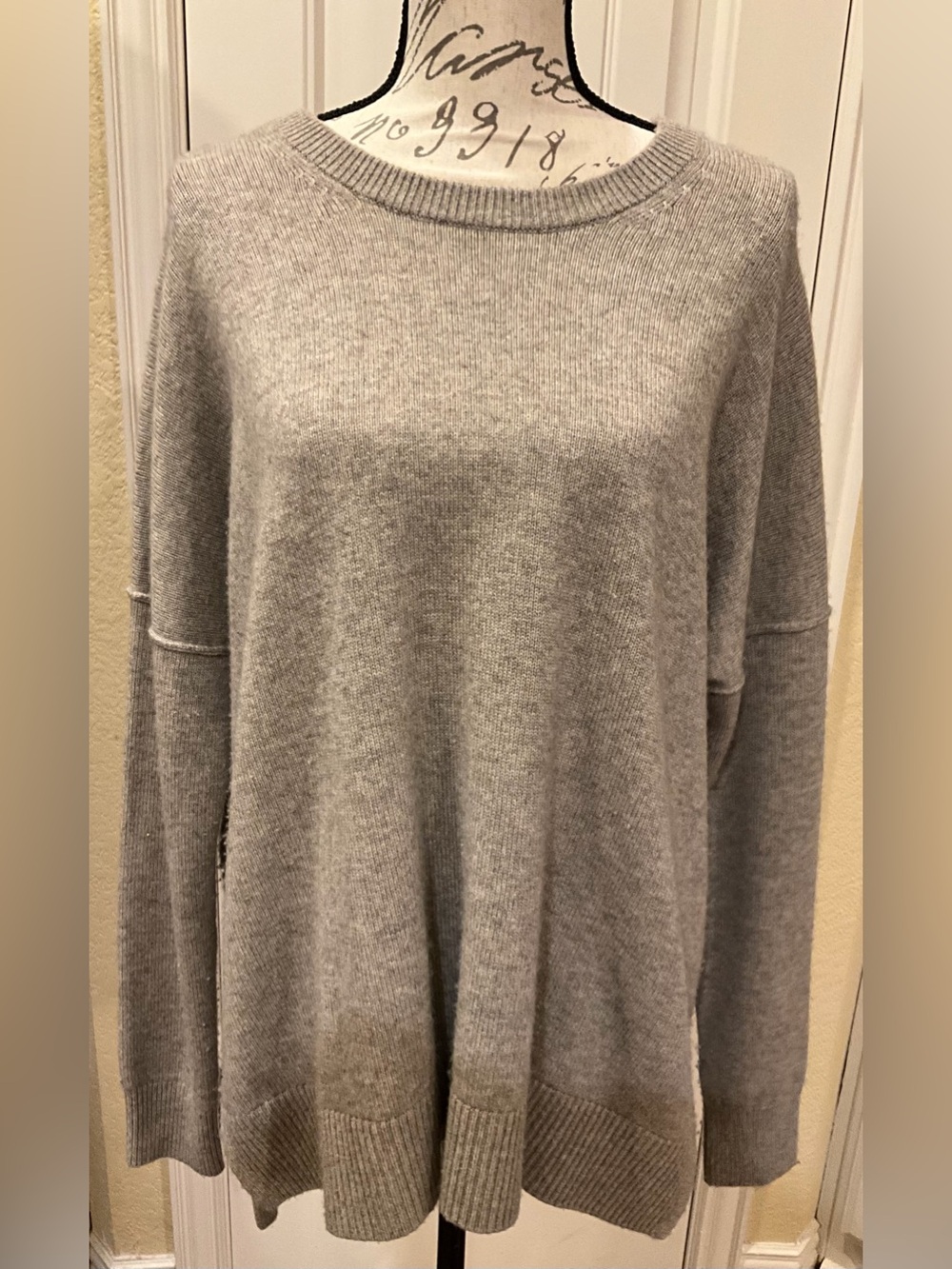 Athleta Taupe Oversize Wool Cashmere Crewneck Sweater Gray Size Medium